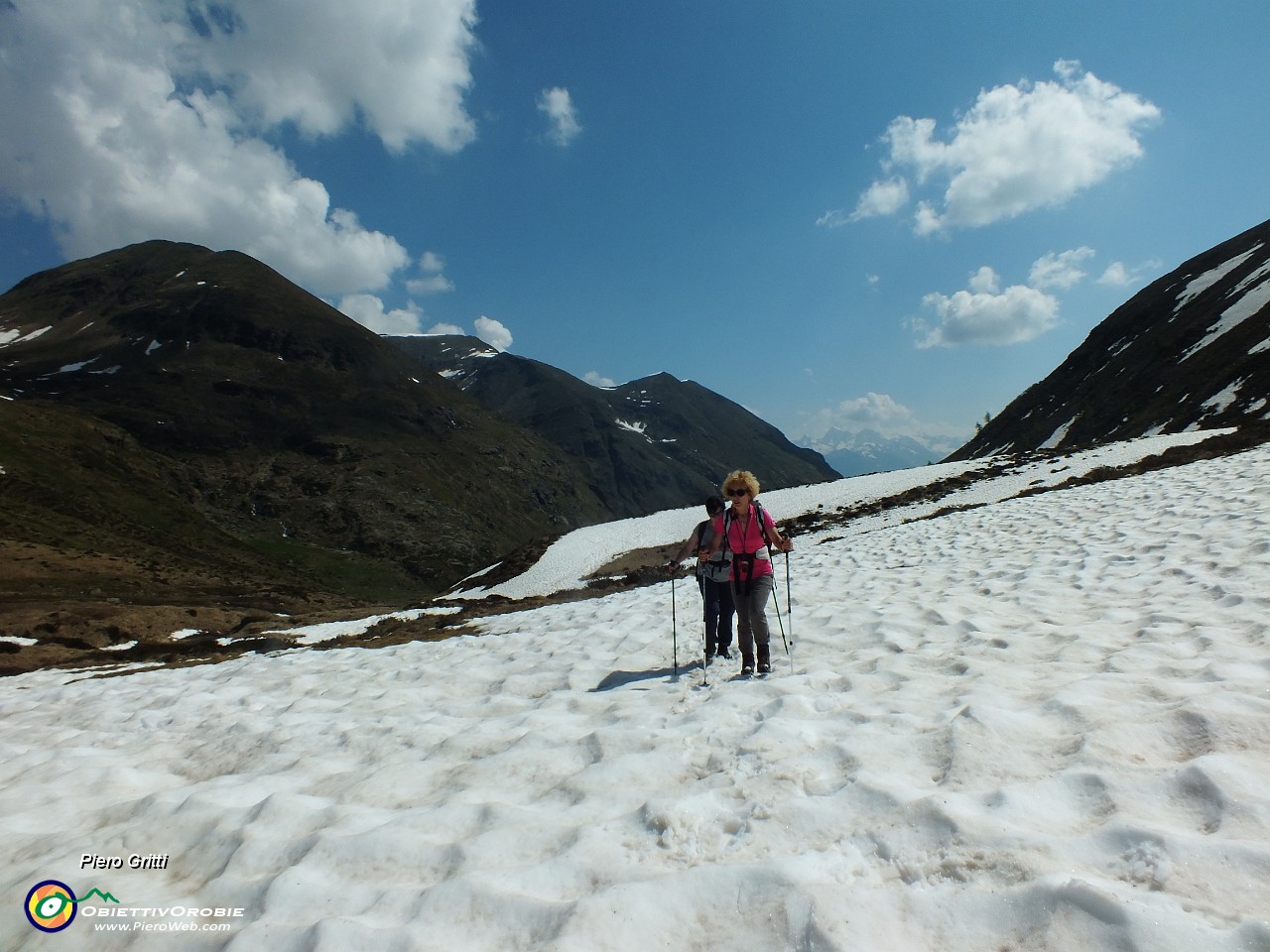 22 Ancora neve salendo sul 415 ai Laghetti delle Valli.JPG